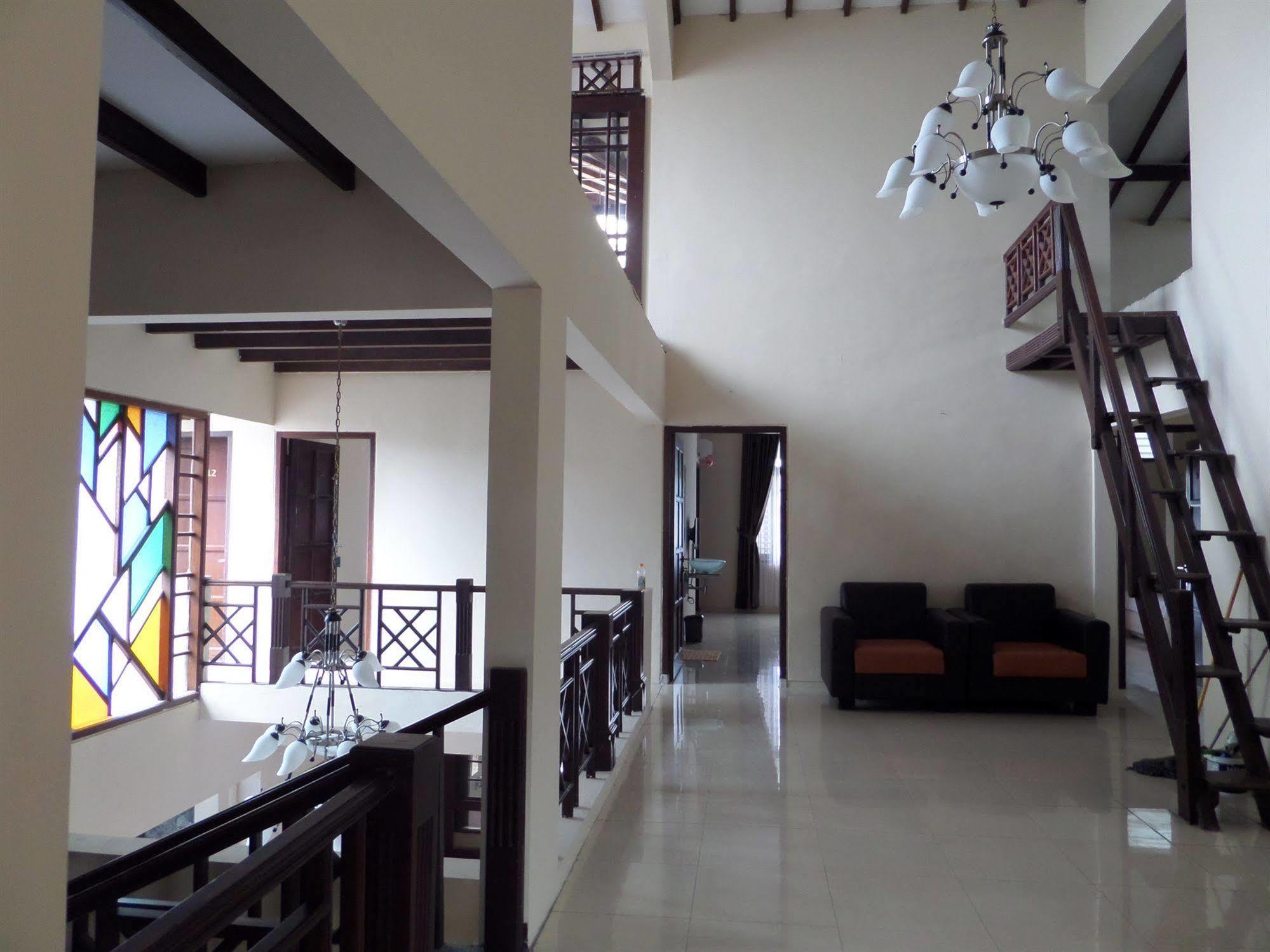 Oyo 201 Emdi House Timoho Hotel Yogyakarta Ngoại thất bức ảnh