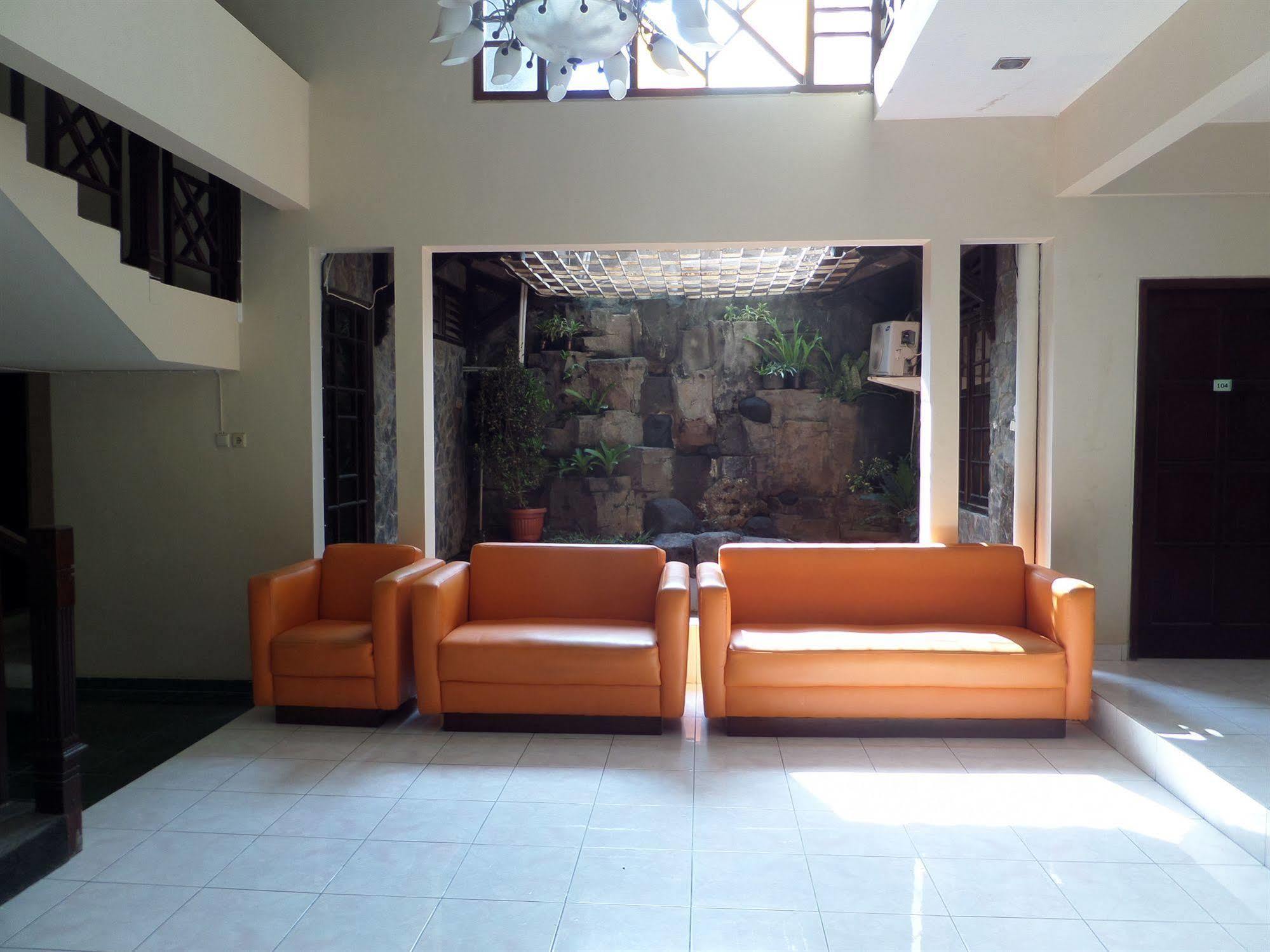 Oyo 201 Emdi House Timoho Hotel Yogyakarta Ngoại thất bức ảnh