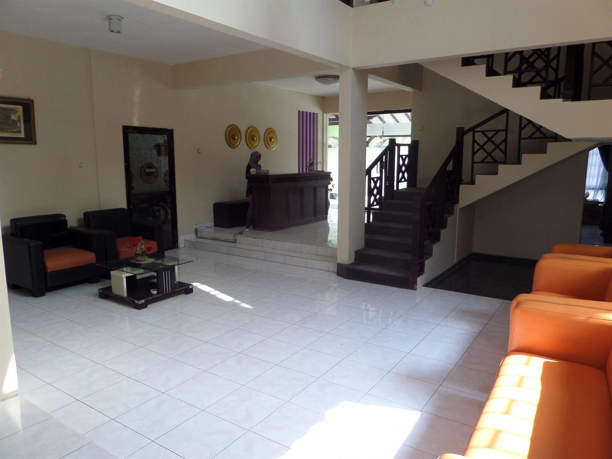 Oyo 201 Emdi House Timoho Hotel Yogyakarta Ngoại thất bức ảnh