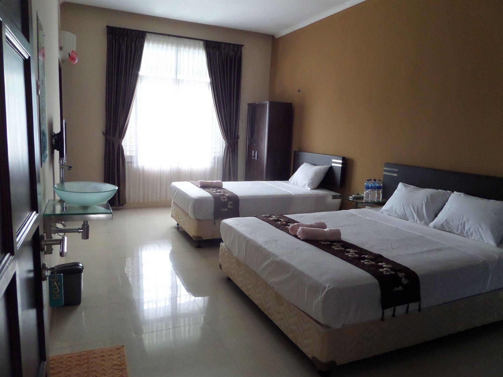 Oyo 201 Emdi House Timoho Hotel Yogyakarta Ngoại thất bức ảnh